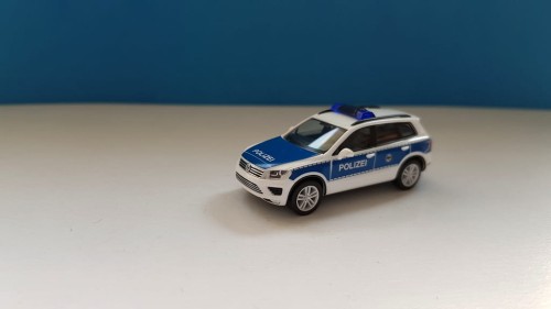 093637 b.jpg