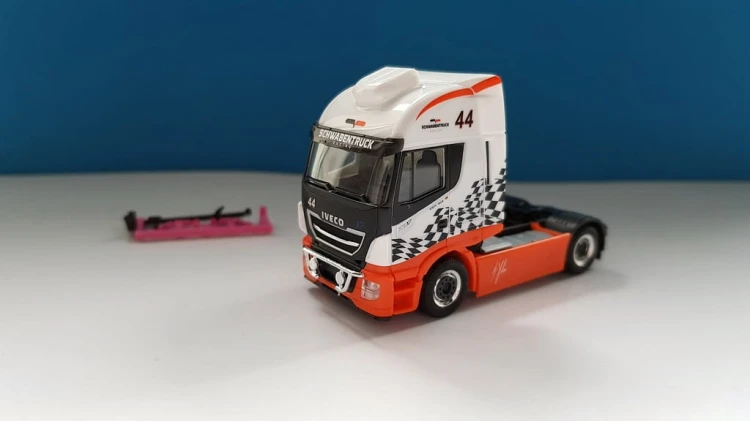 309172 b.jpg