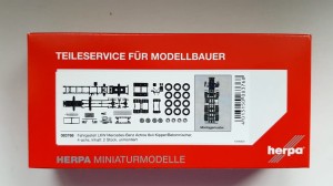 Herpa 083768 Podwozia Mercedes-Benz 8x4 budowlane KIT