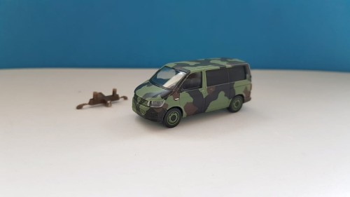 700702b.jpg