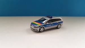 Herpa 940351 VW Passat Variant Polizei Lübeck / Regenbogen 1:87