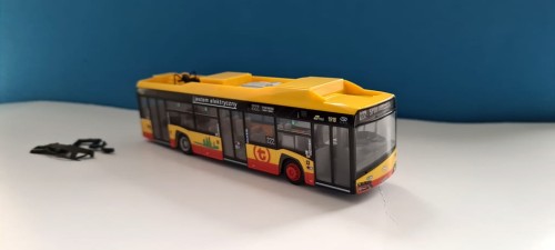 73043b.jpg