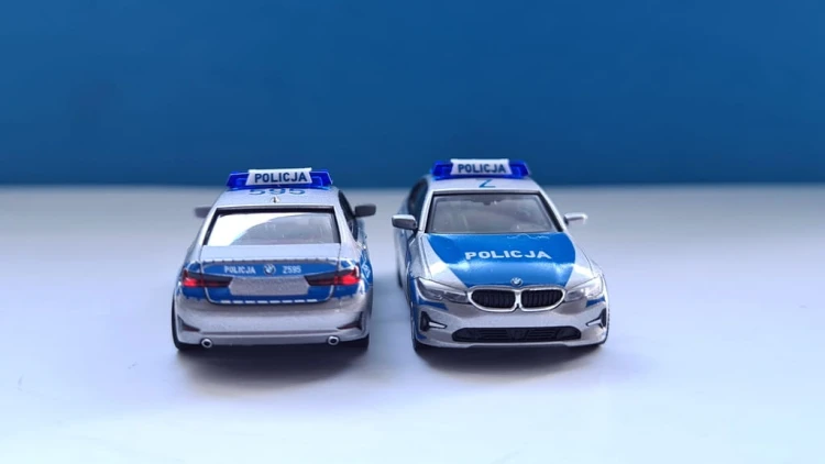 945455 b.jpg