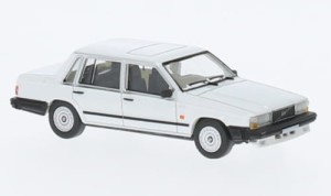 PCX870662 Volvo 740 white