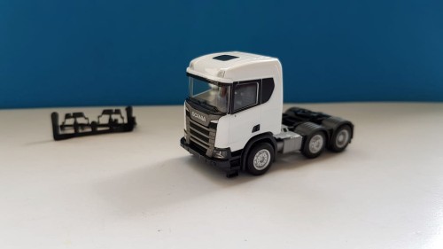 309028b.jpg