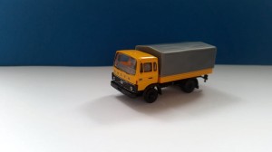 Brekina 34751 Volvo F613 yellow-orange  
